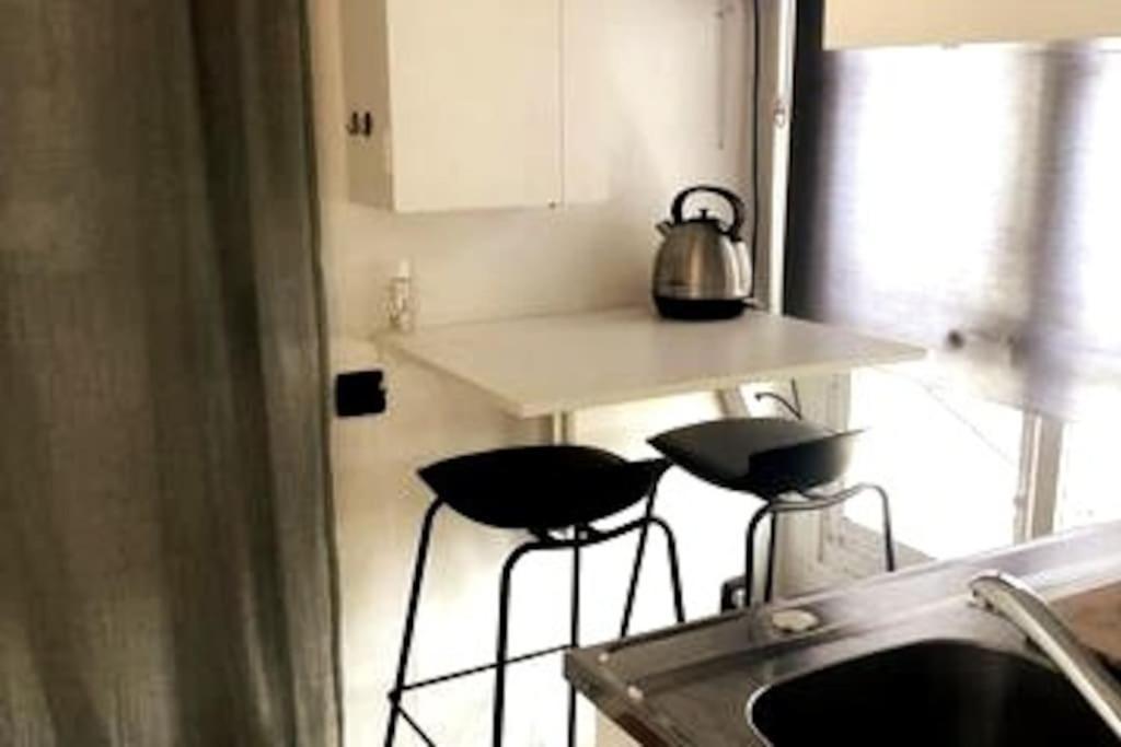 Real Bed, Elevator, Quiet And Light Appartamento Parigi